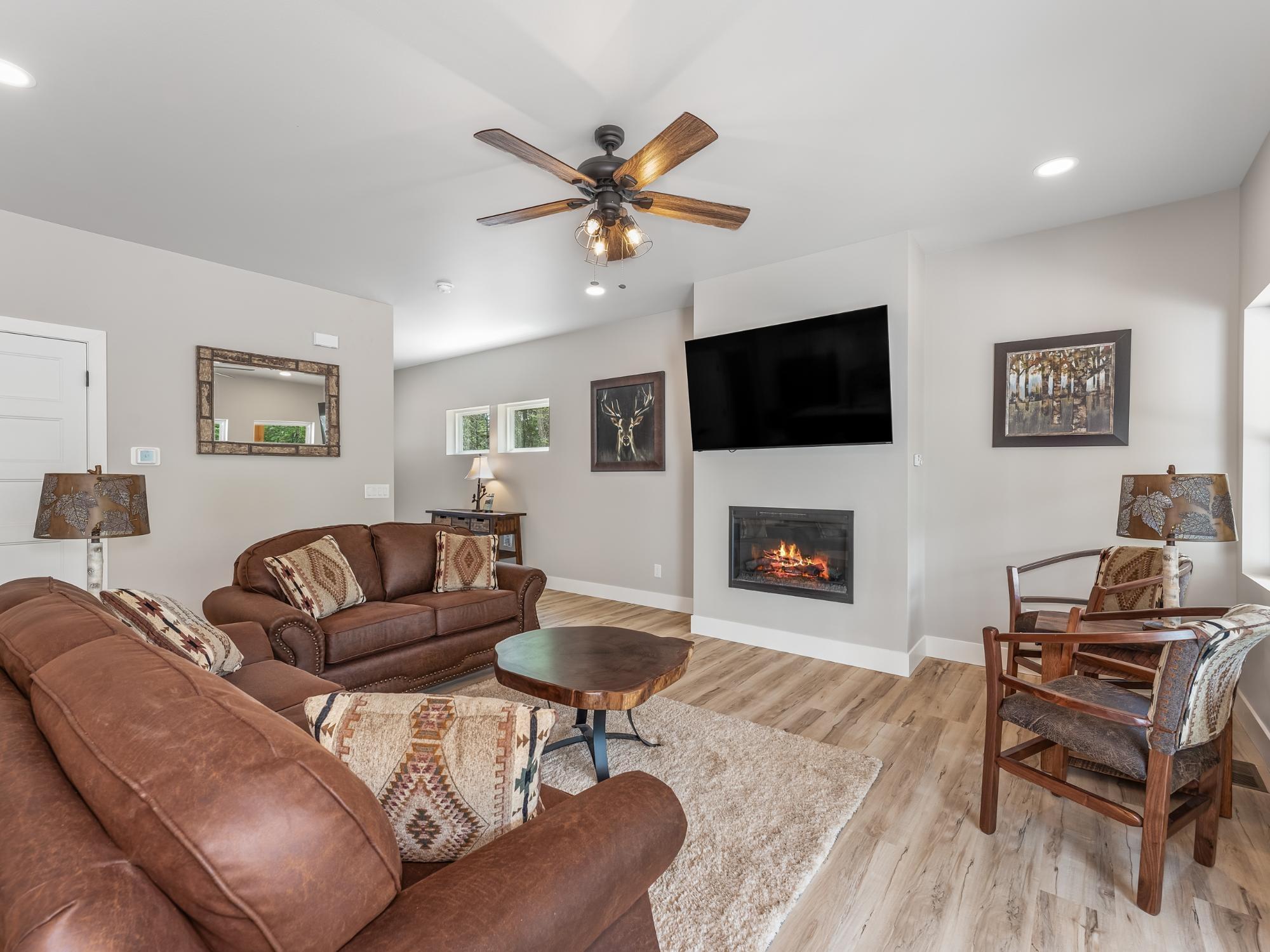 1645 GOLF VIEW DR