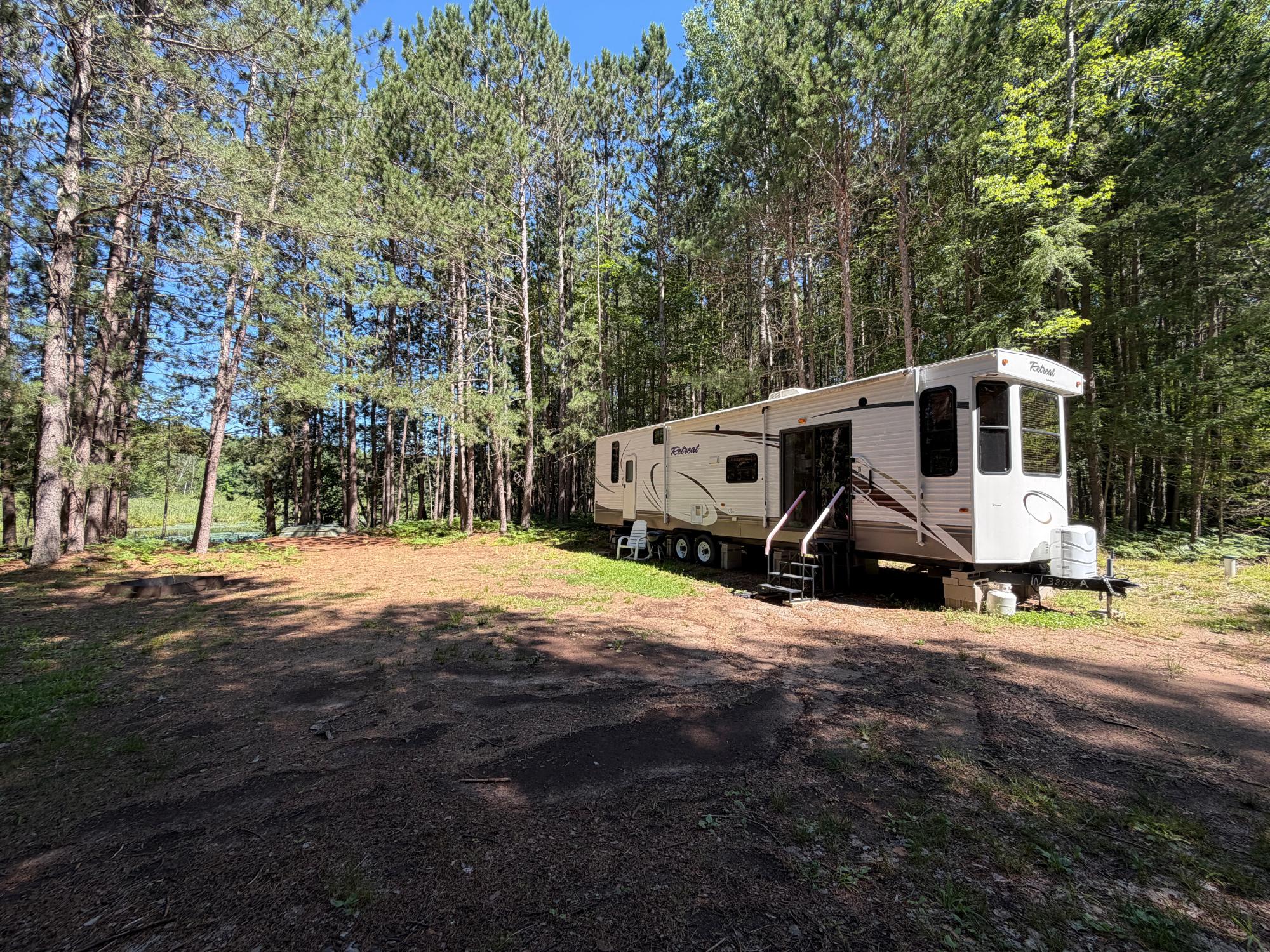 N8971 ISLAND RD E