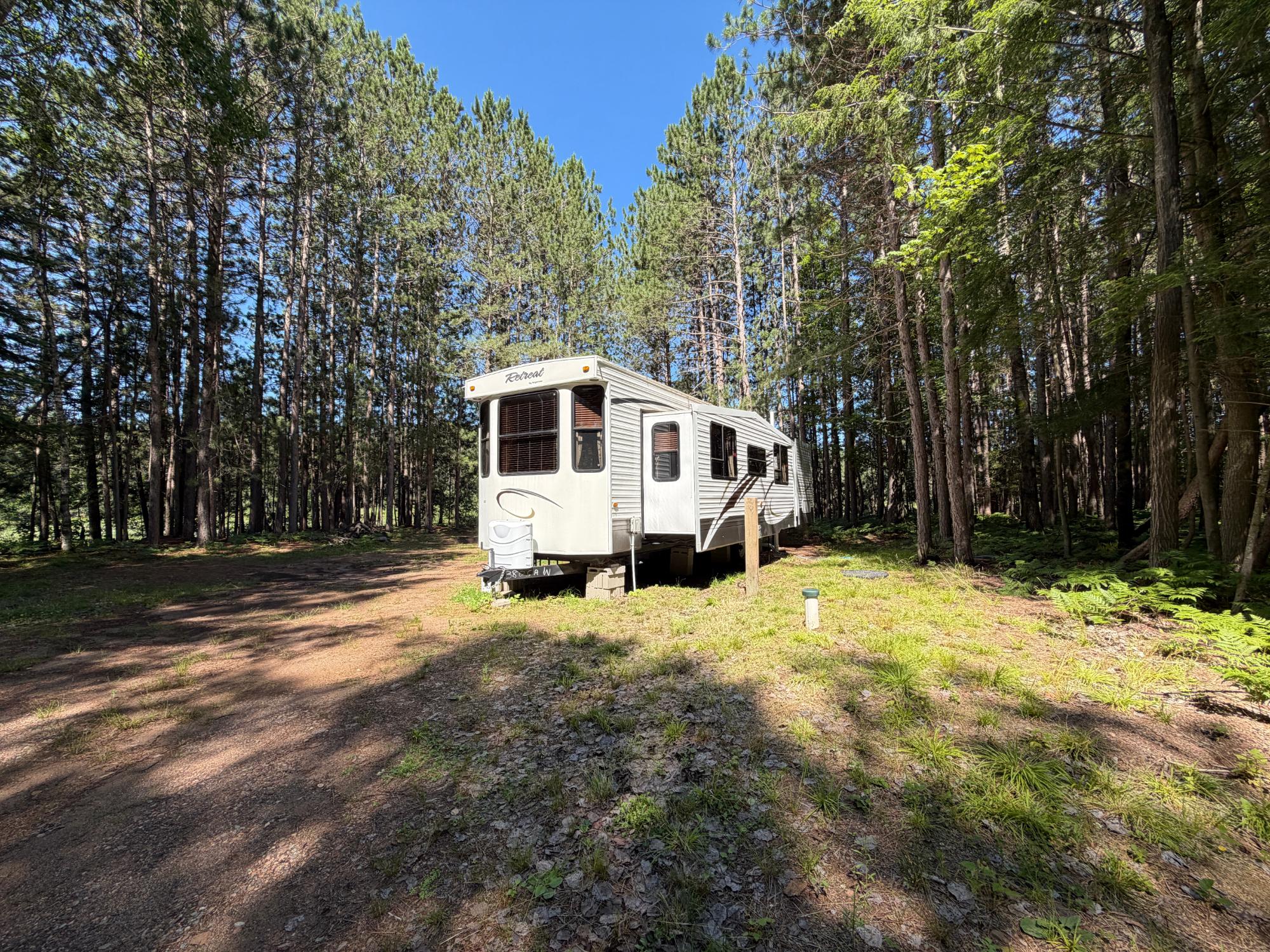 N8971 ISLAND RD E