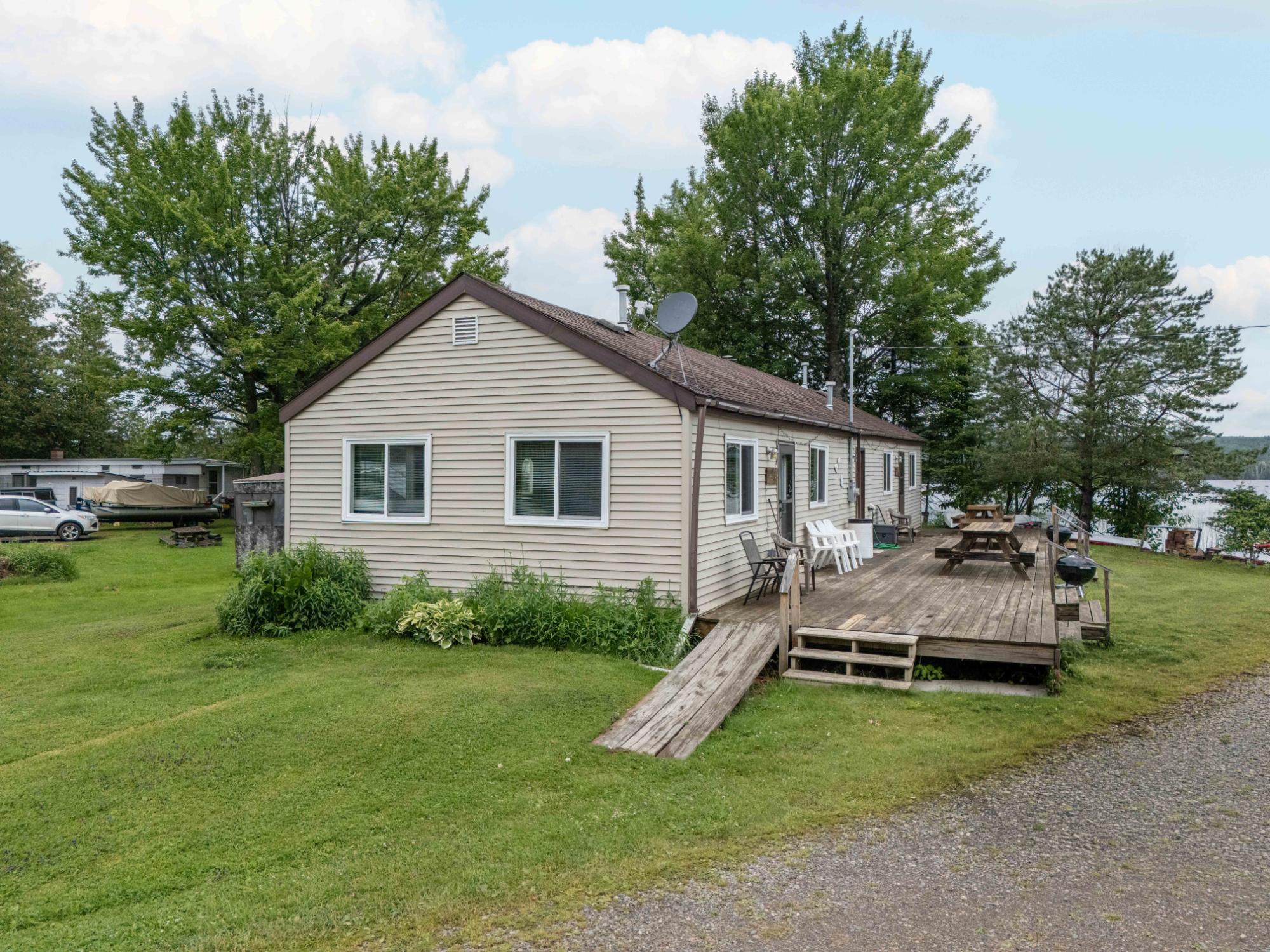 229 LAKE EMILY RD E