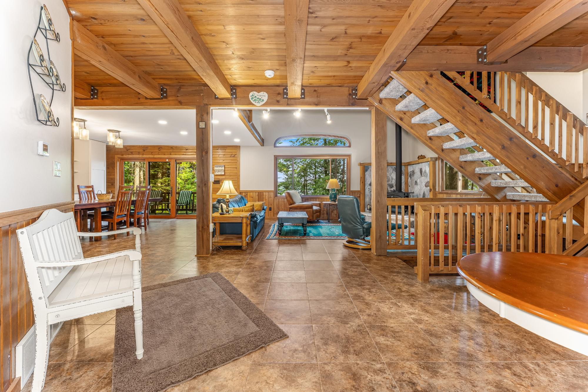 3263 SAND LAKE LODGE LN