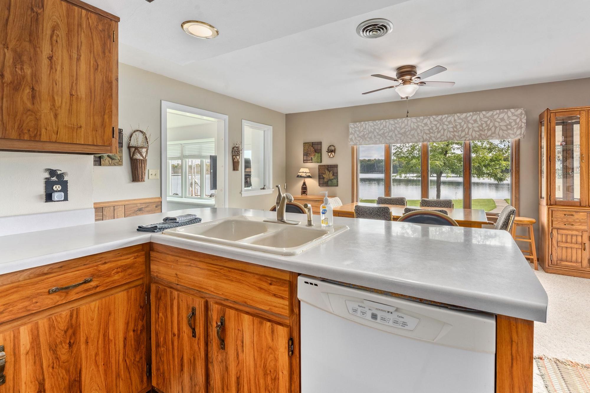 N9717 CRYSTAL LAKE RD