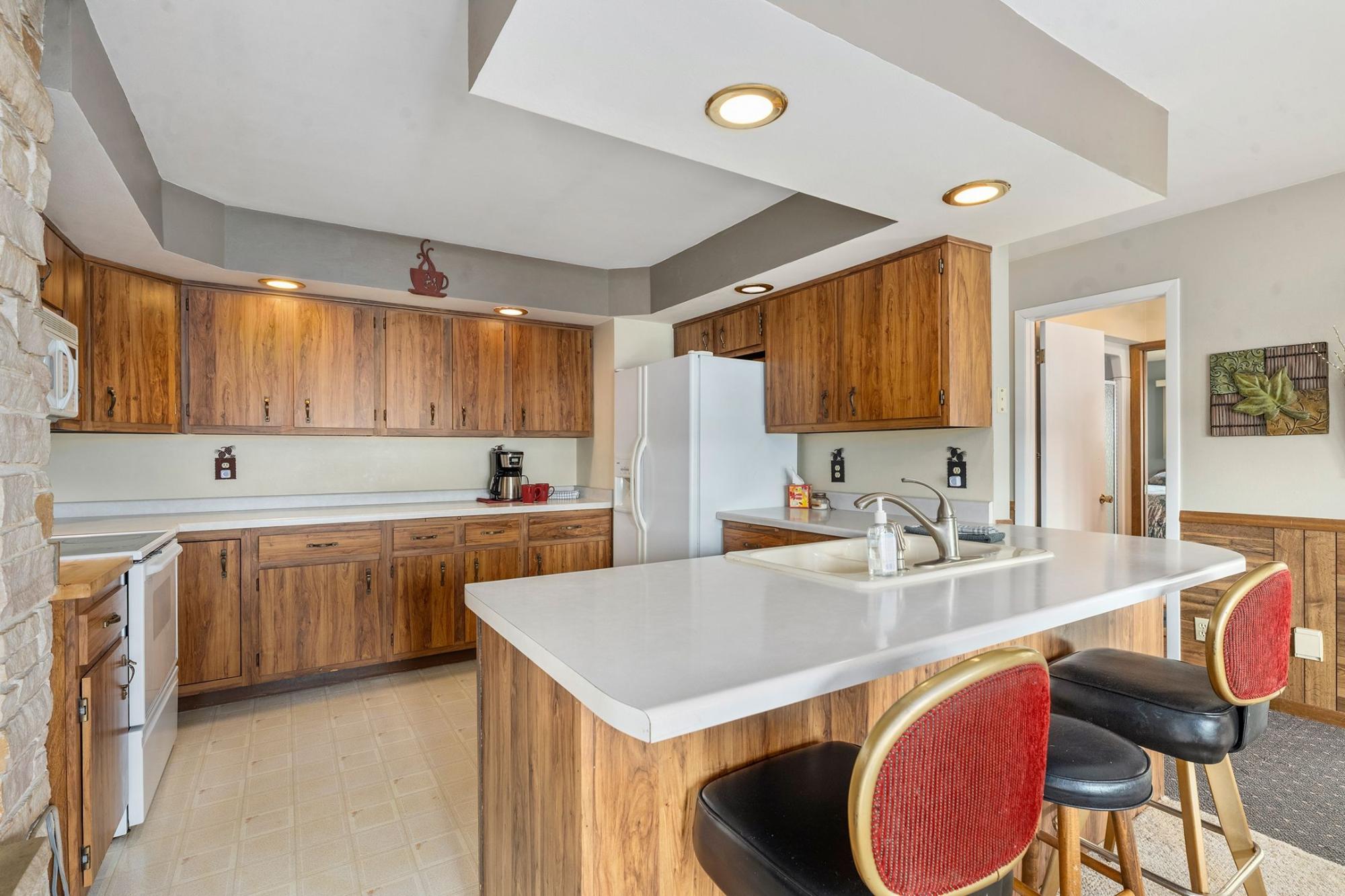 N9717 CRYSTAL LAKE RD