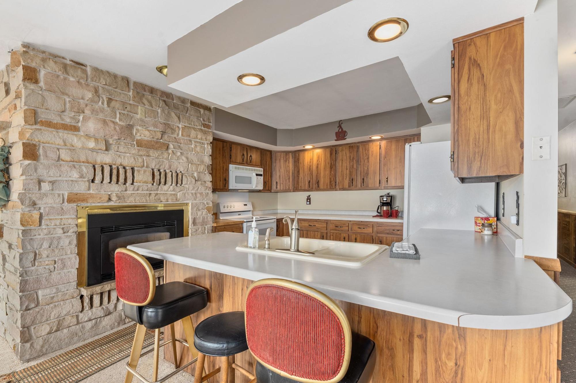 N9717 CRYSTAL LAKE RD