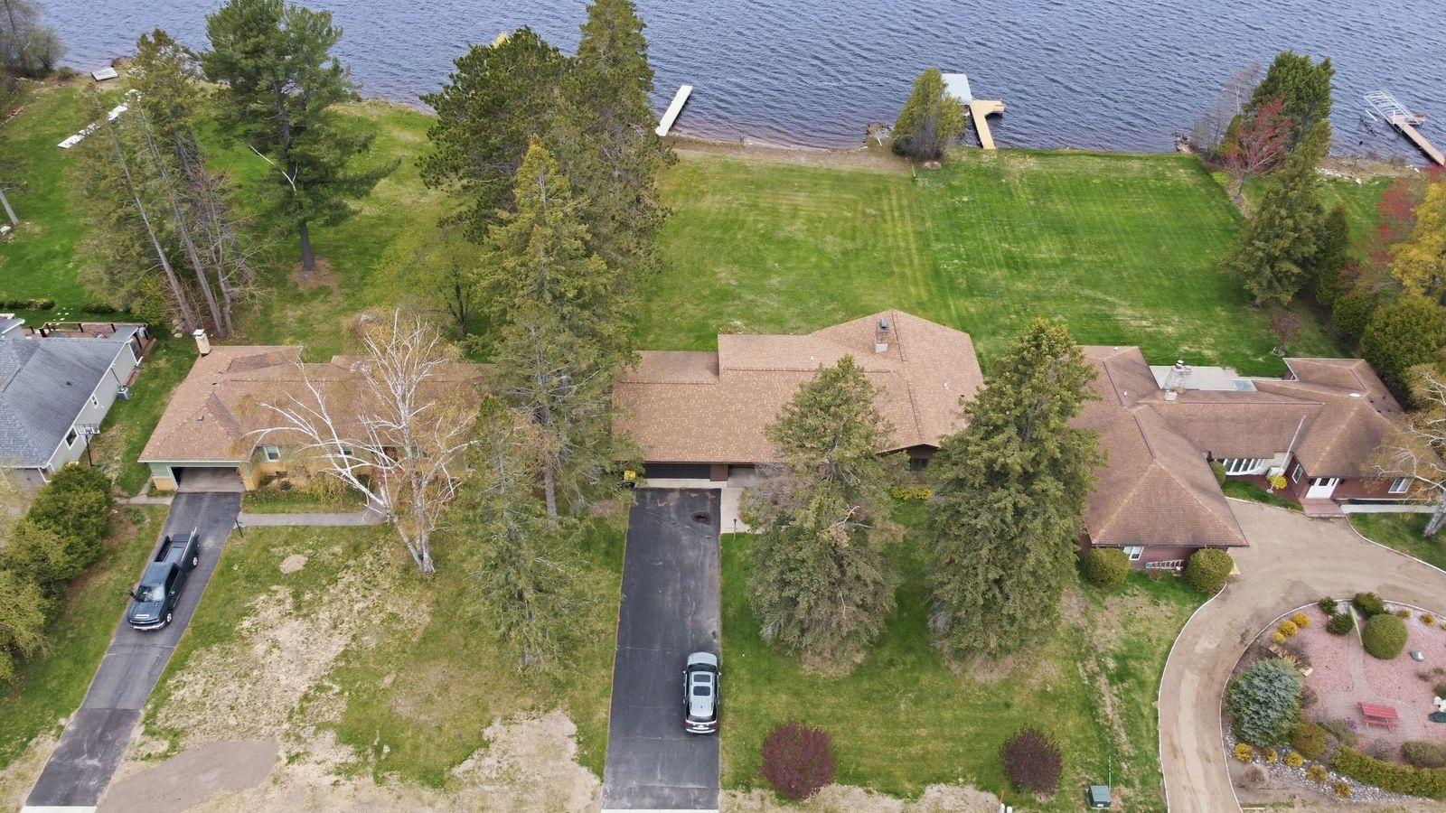 725 LAKE SHORE DR