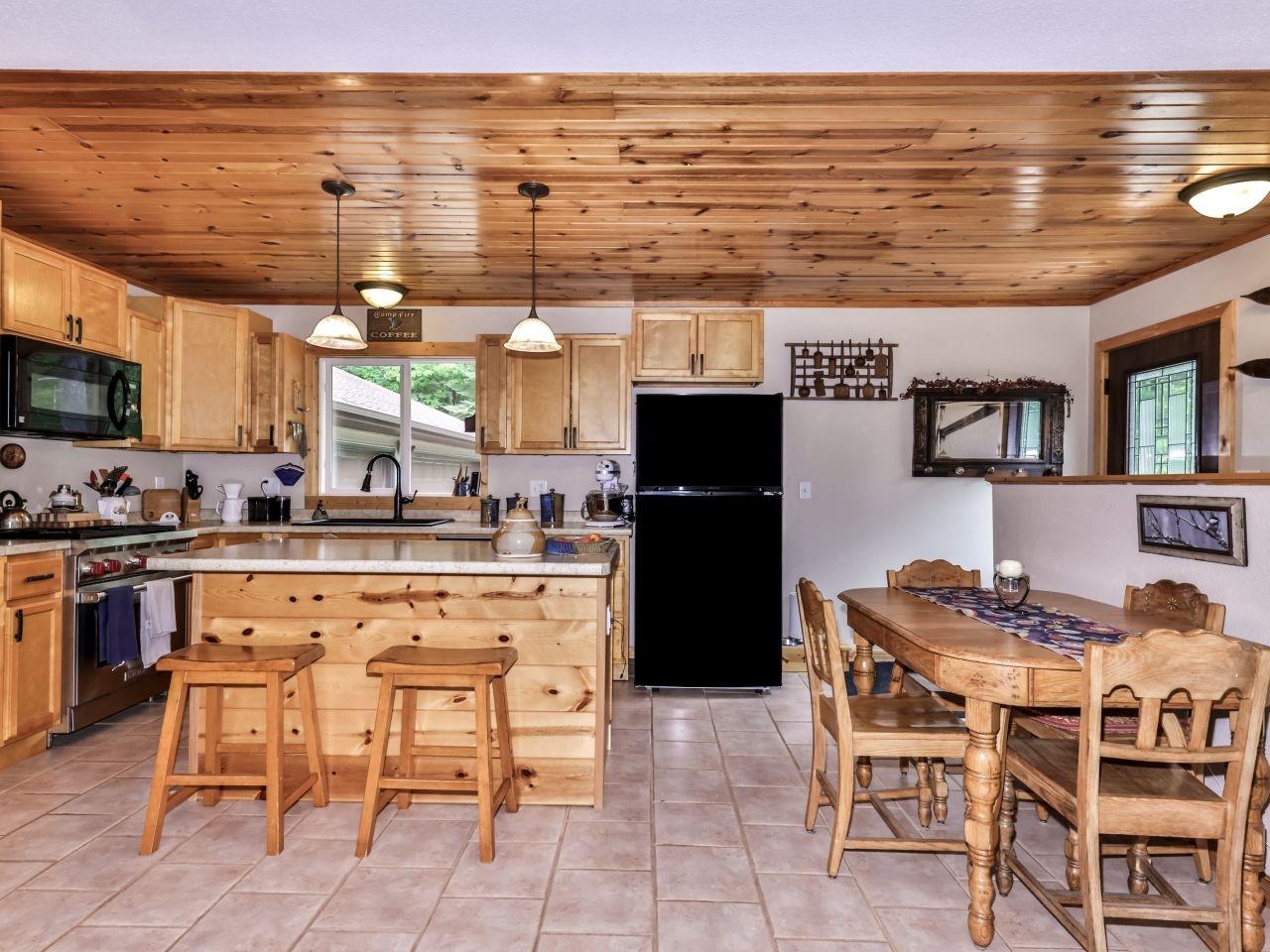 5311N PIERPONT DR