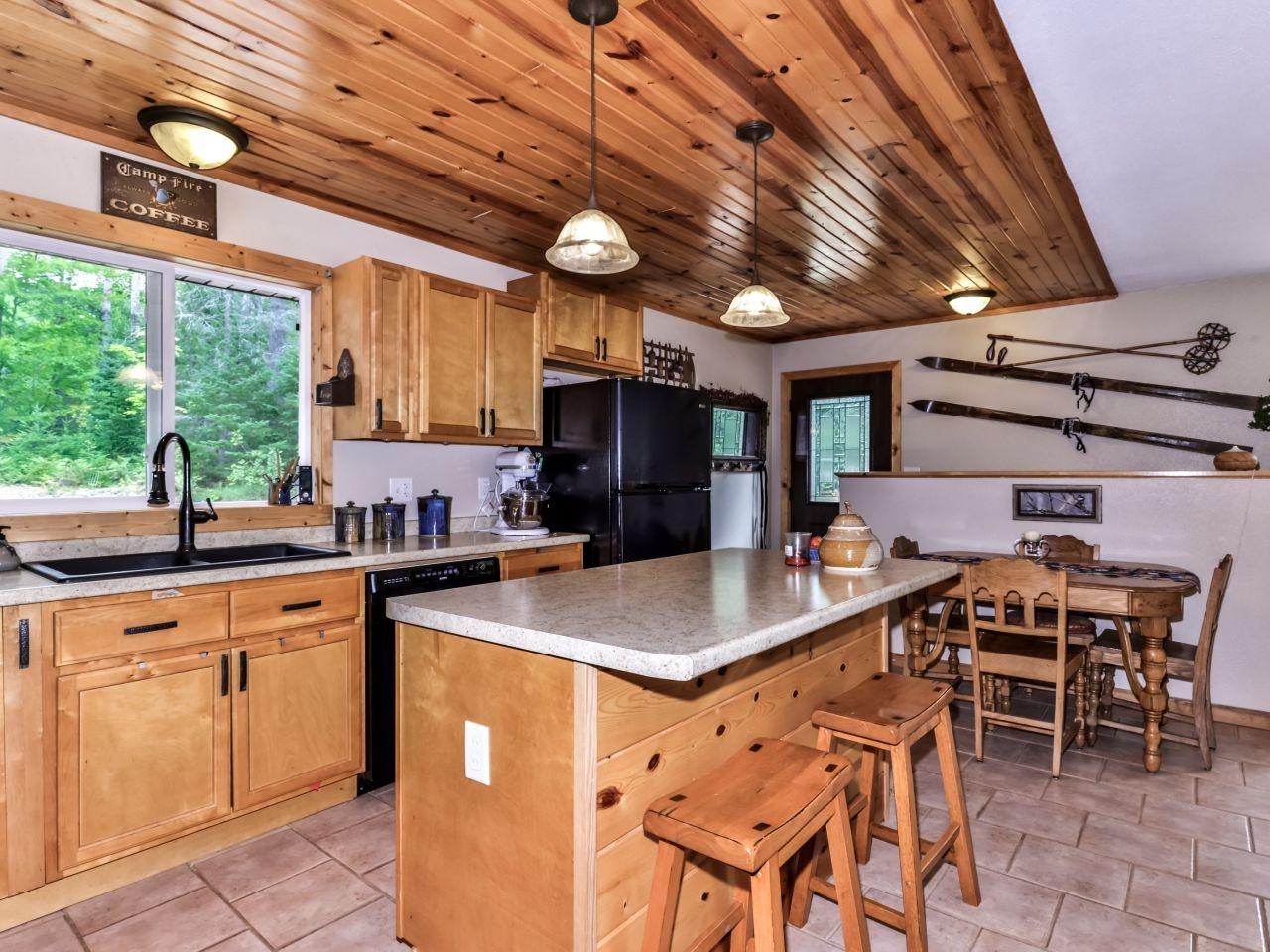 5311N PIERPONT DR