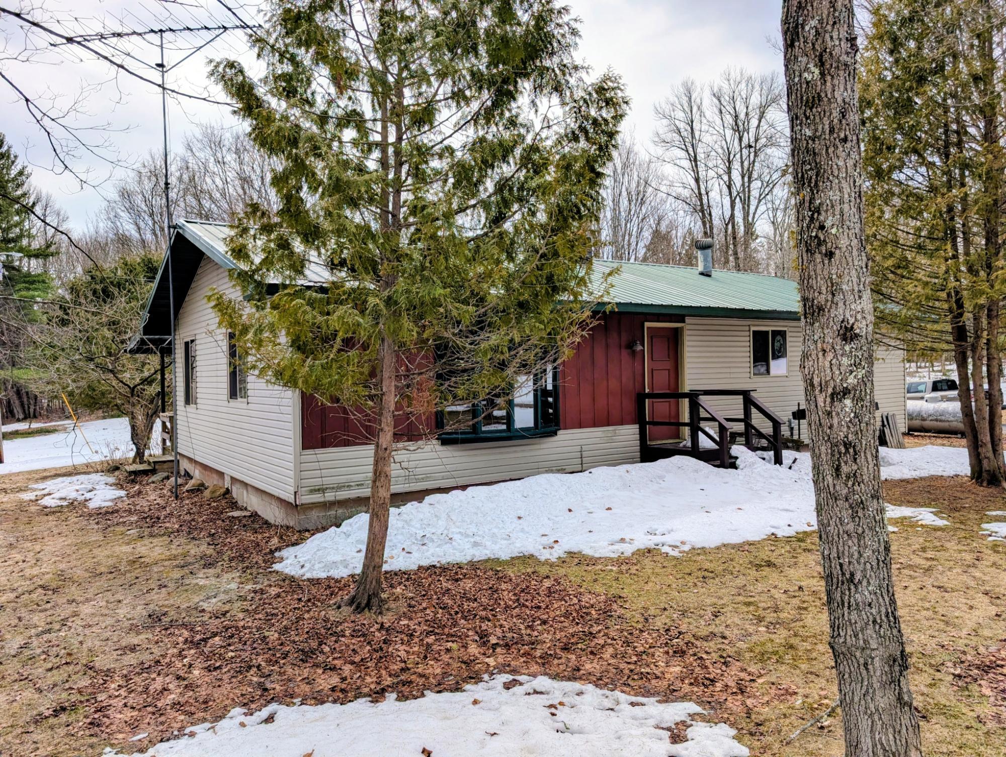 W2371 NEWMAN LAKE RD N