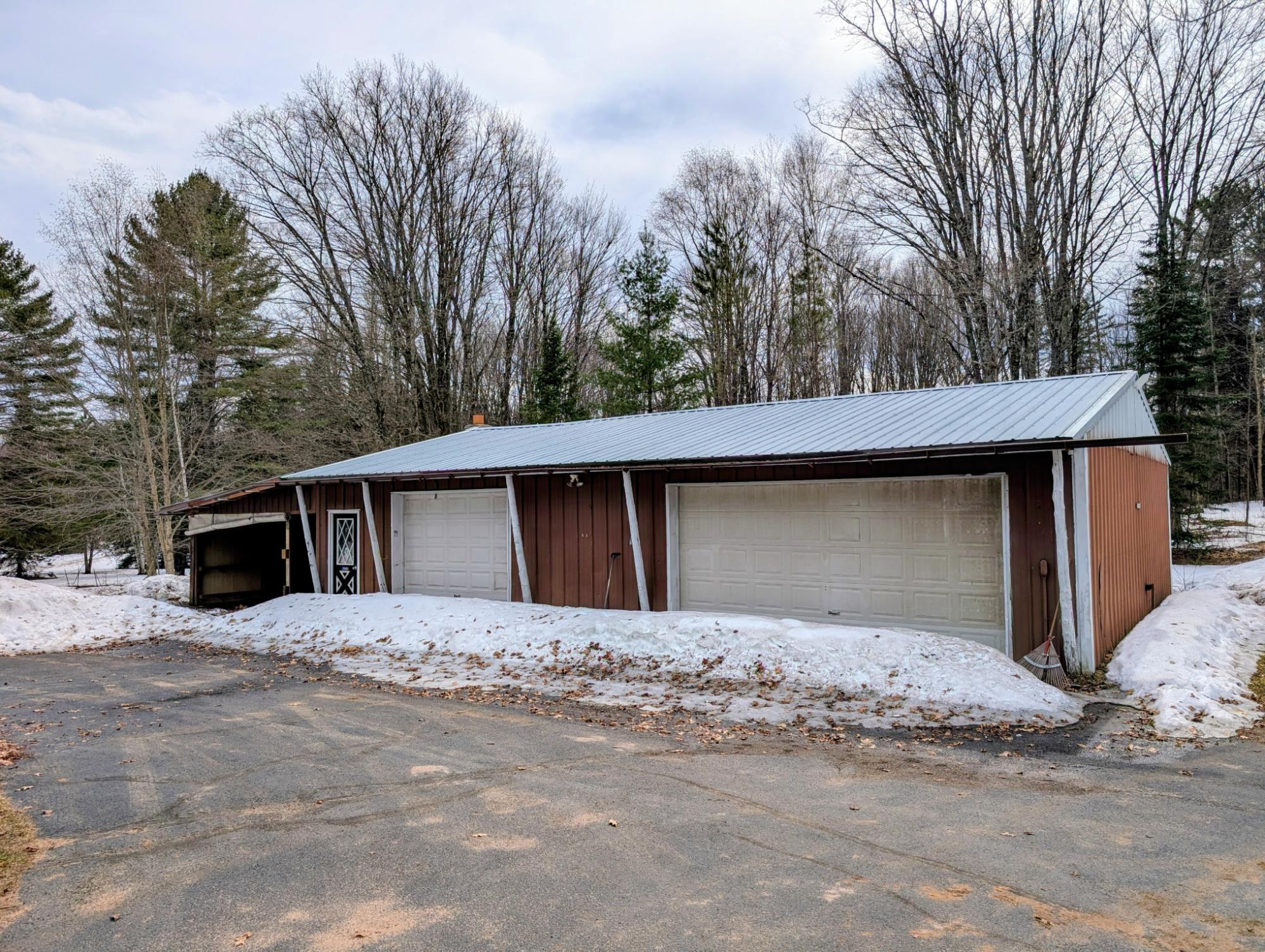 W2371 NEWMAN LAKE RD N