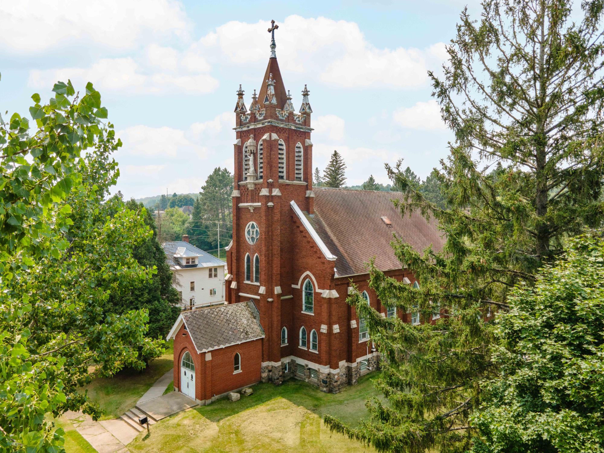Photo 1 of 40 — 121 5TH AVE N, Iron River, MI 49935