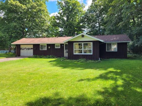 136 Avery Ave, Park Falls, WI 54552 - MLS#: 201340