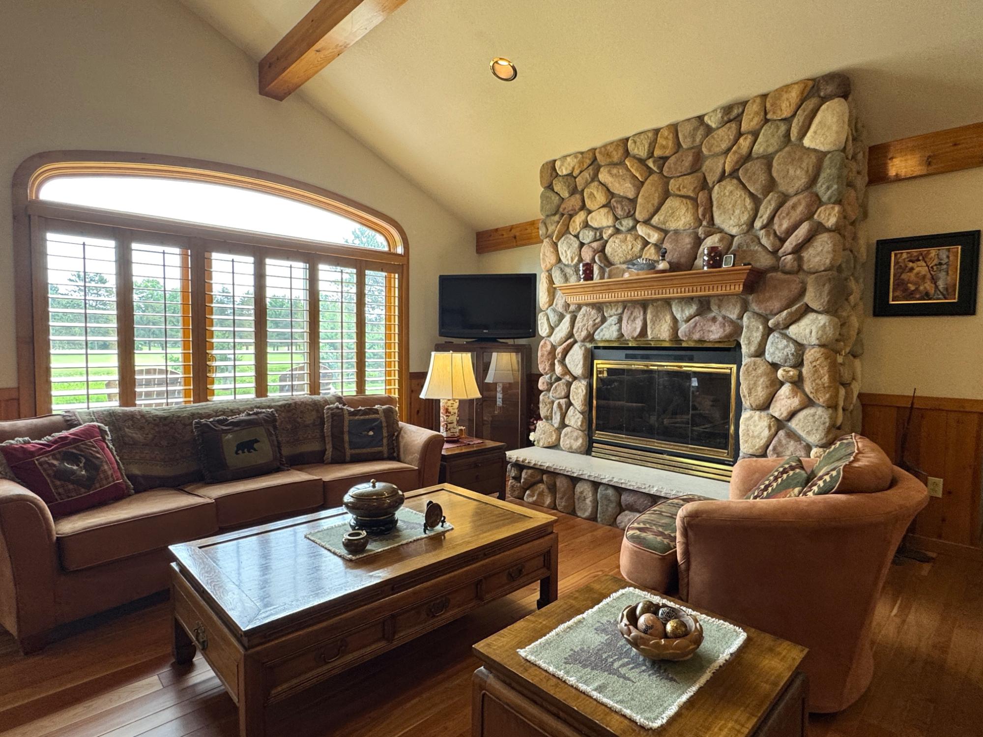 7488 TRAILWOOD DR