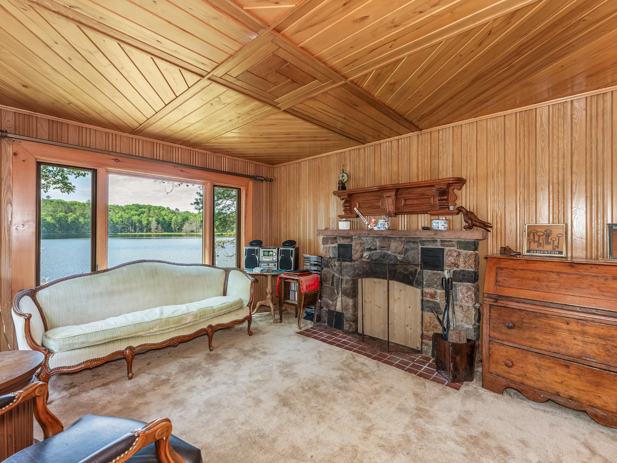 6211 RIVER RD