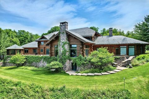 19210 MAMIE LAKE RD W Watersmeet MI 49969