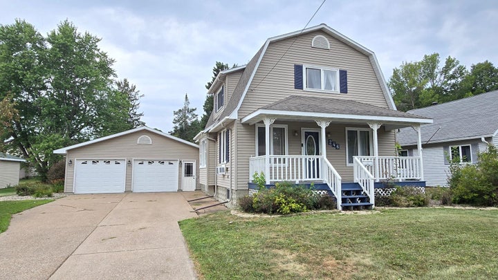 Photo 1 of 28 — 246 S VIRGINIA ST, Antigo, WI 54409