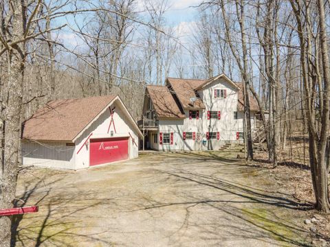 112 LITTLE DEER RD Iron River MI 49935