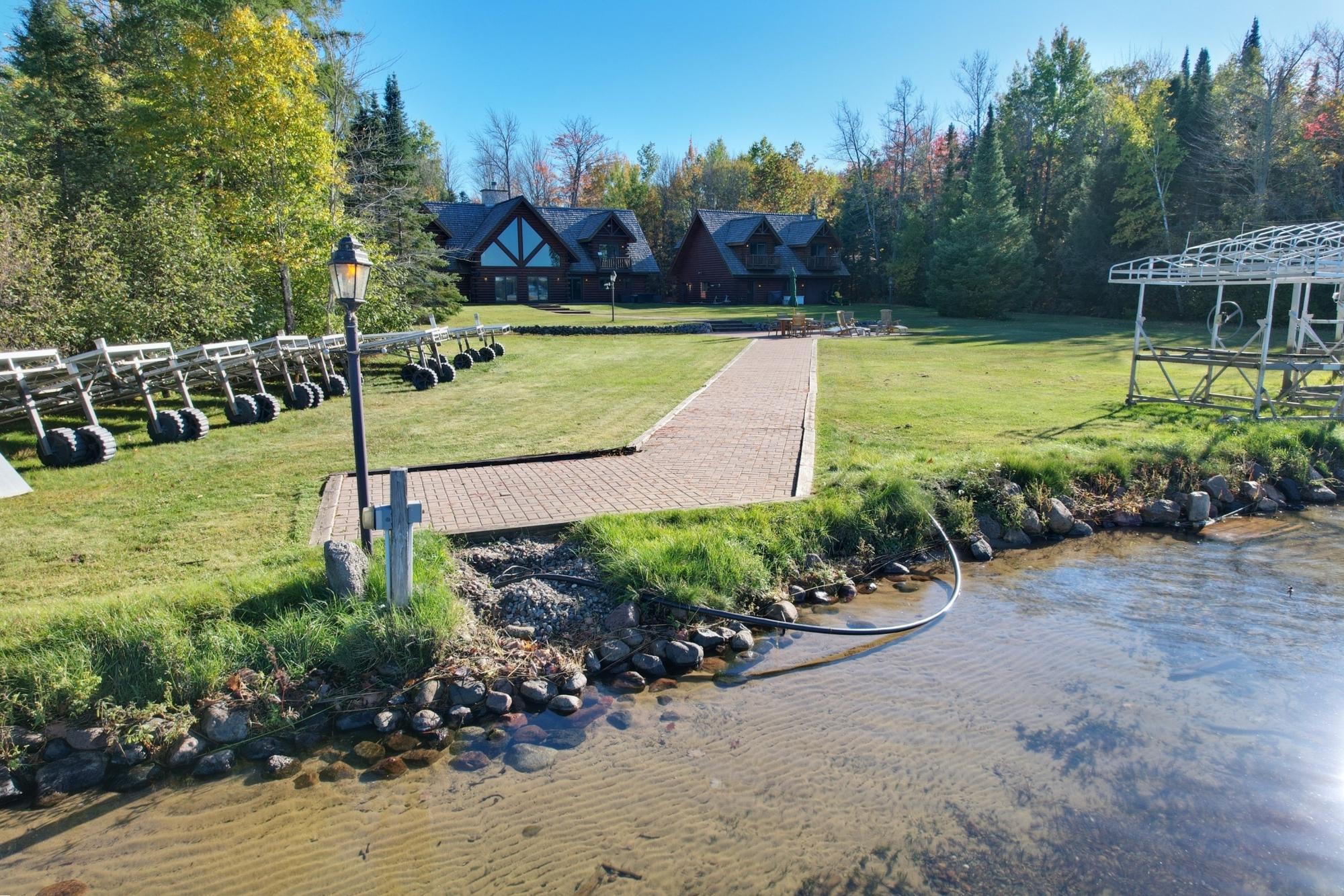 2952 KERR LN
