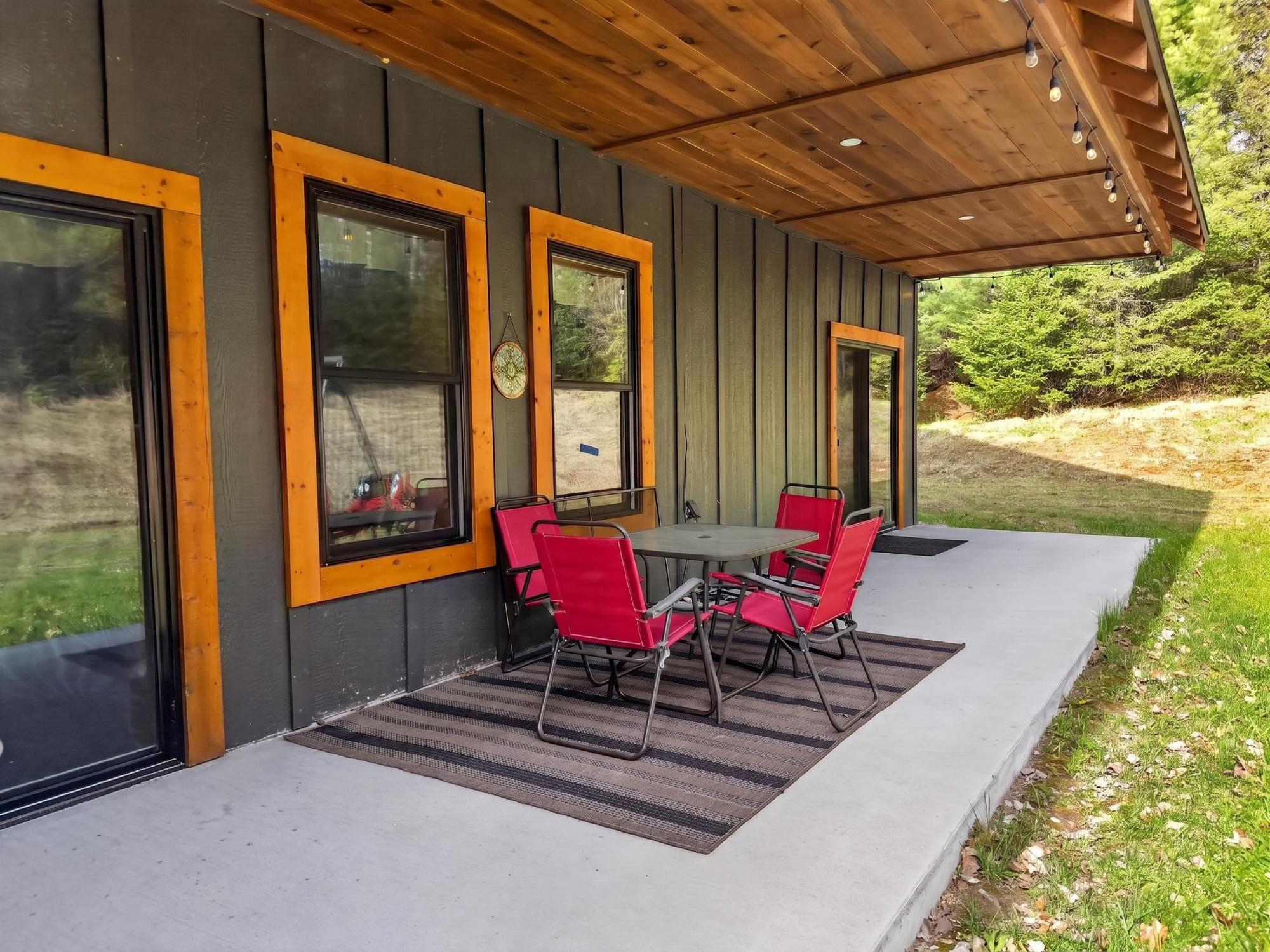3863 QUIET PINES TR