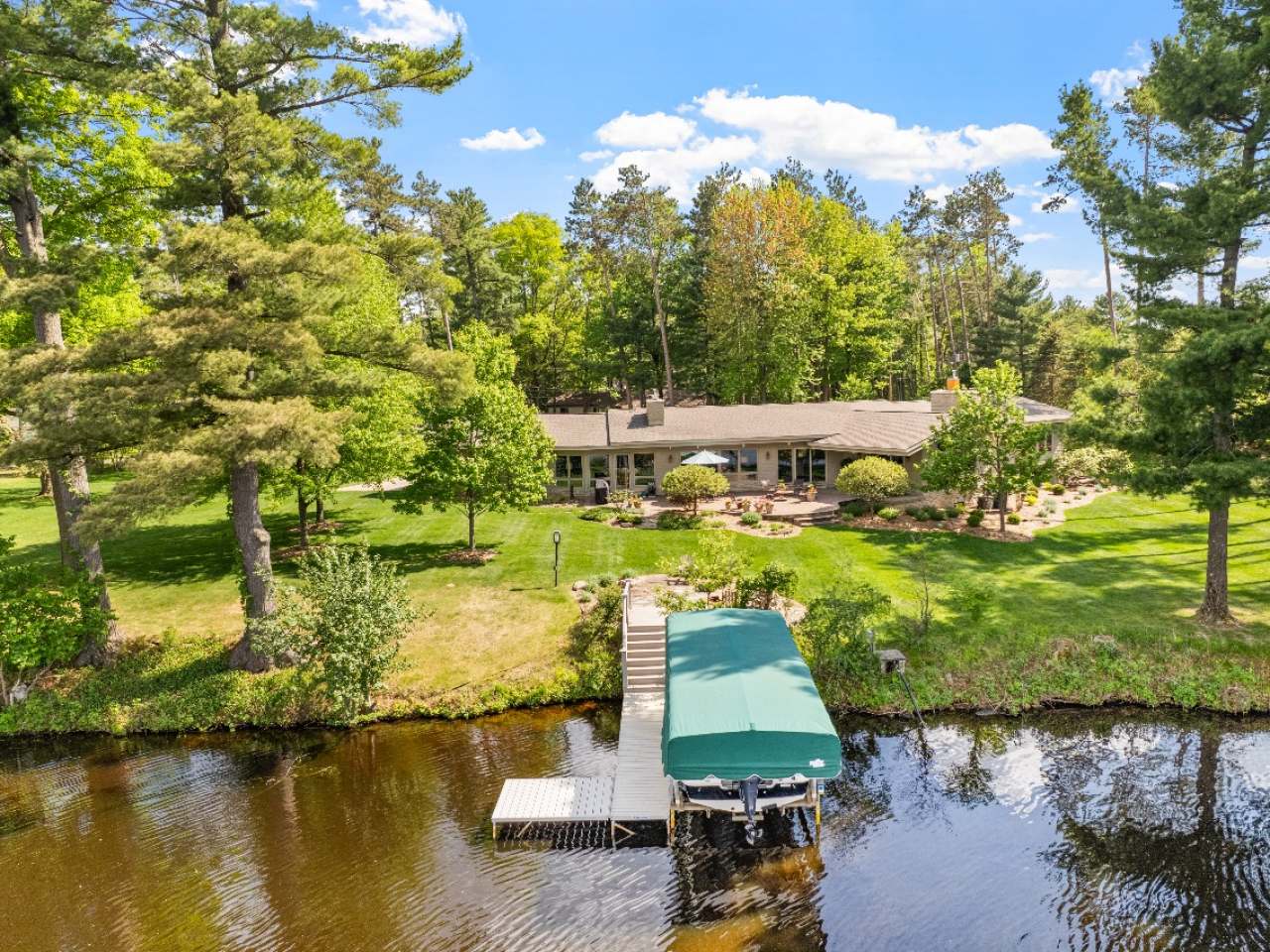 402 PINE ISLAND LN