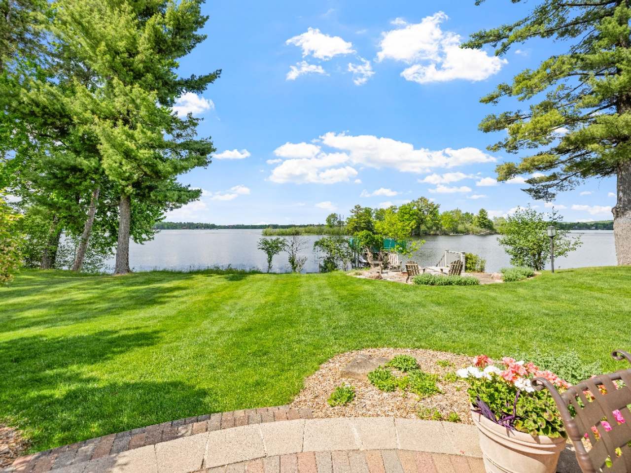 402 PINE ISLAND LN