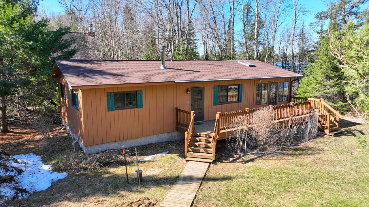 2515 HUNTER LAKE RD E