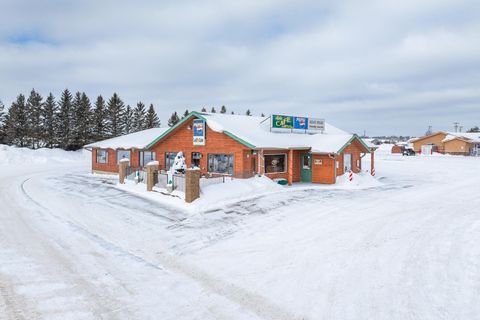 904 RAILROAD ST N Eagle River WI 54521