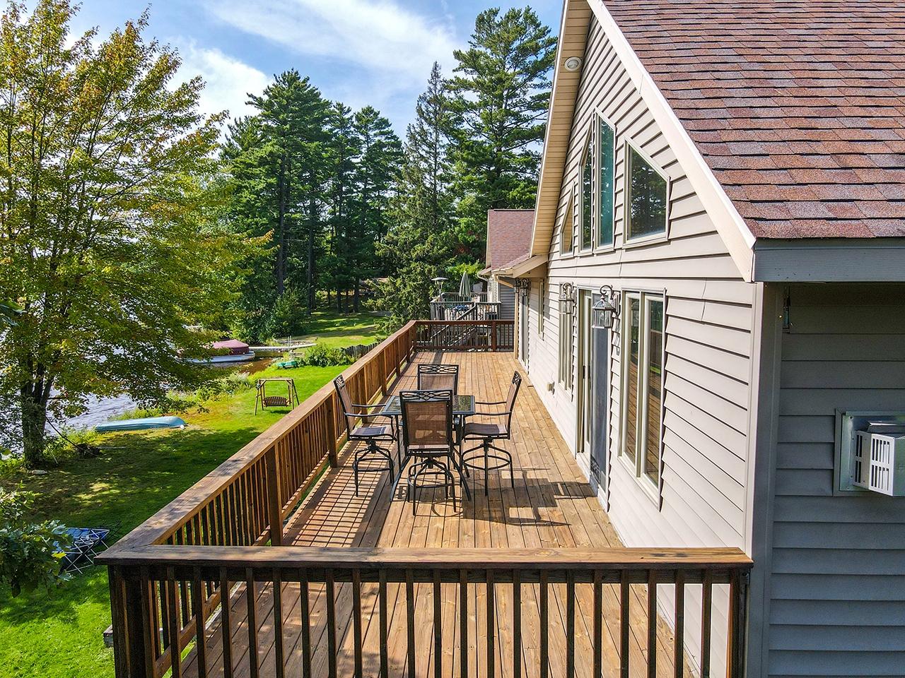 101 HICKEY AVE E
