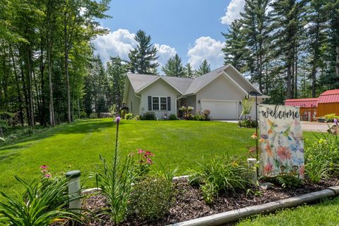 4073 SHANGRI LA RD Eagle River WI 54521