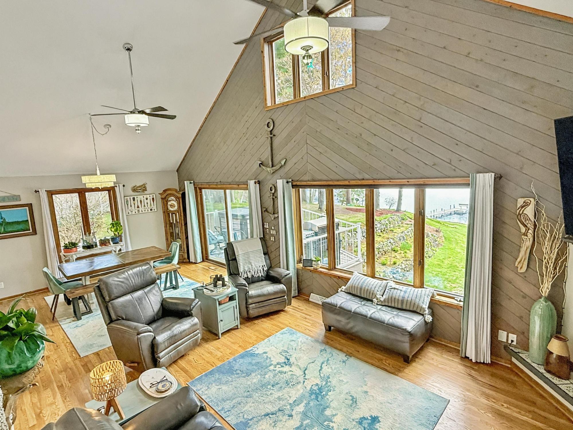 N10169 LAKEVIEW DR