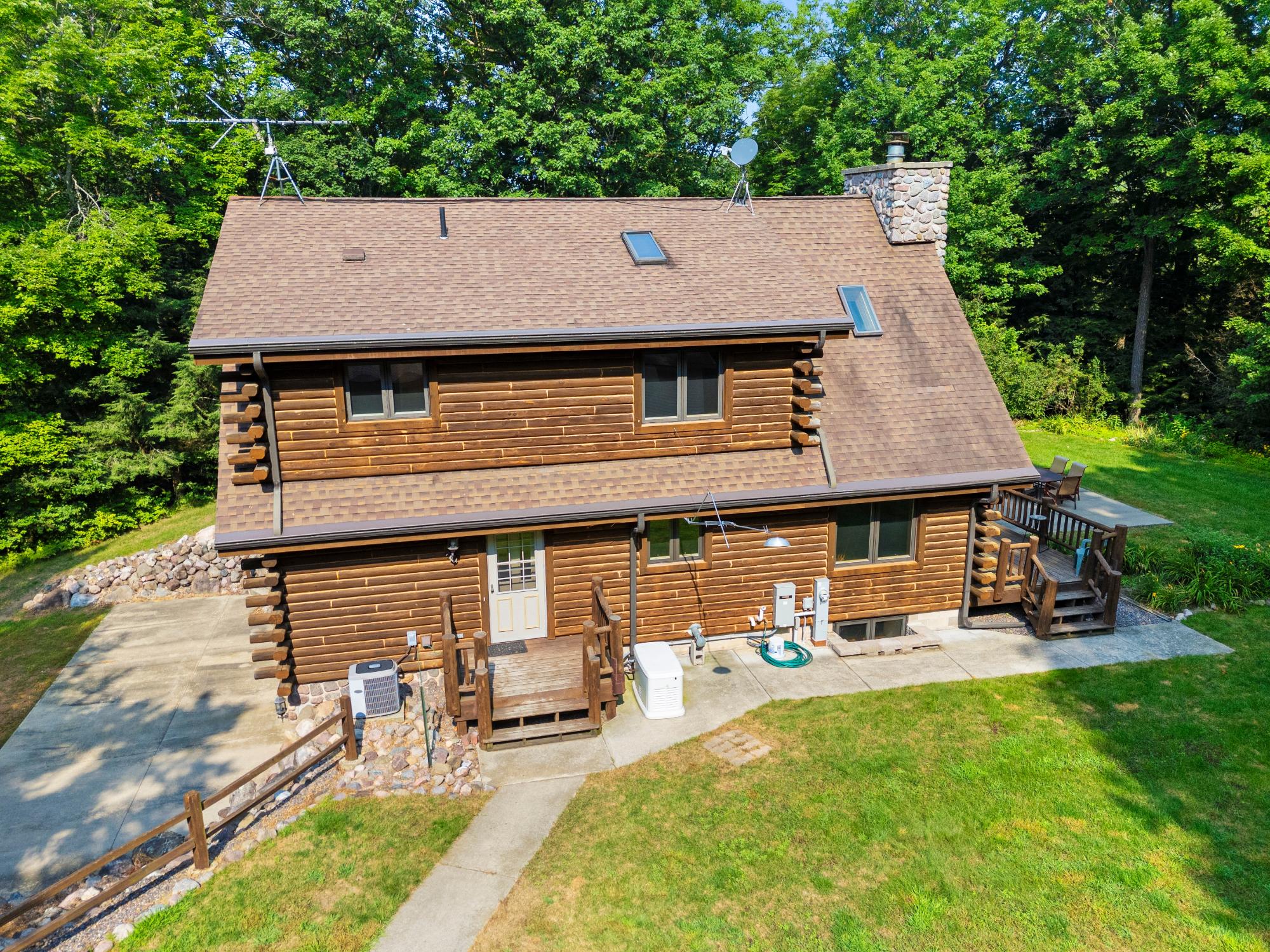 15789 HICKORY LN