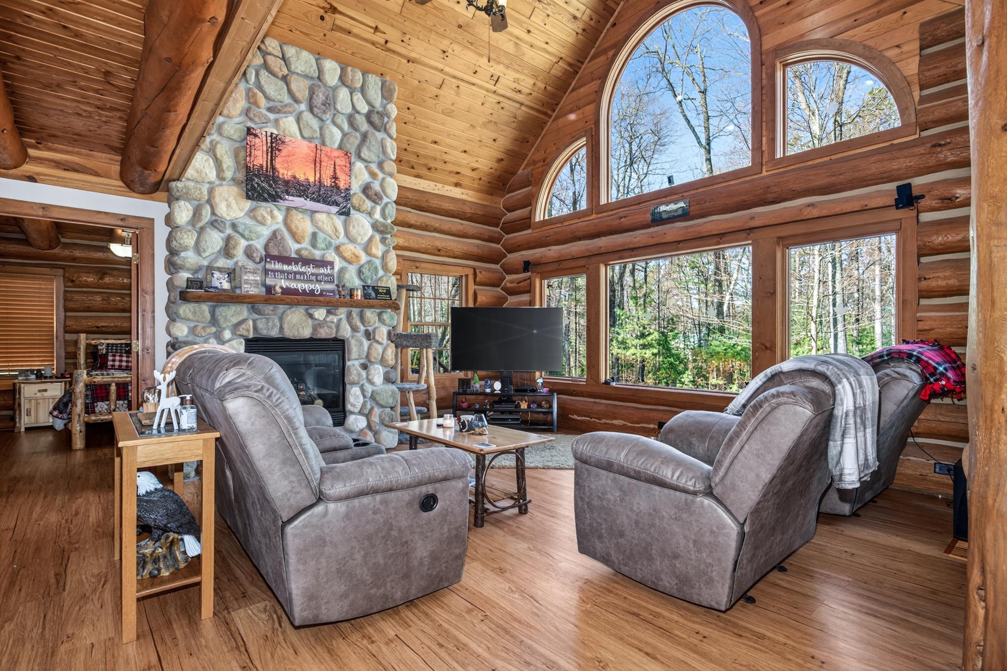 1289 GERRI CT