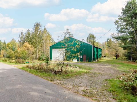 180 LYNX LN Iron River MI 49935