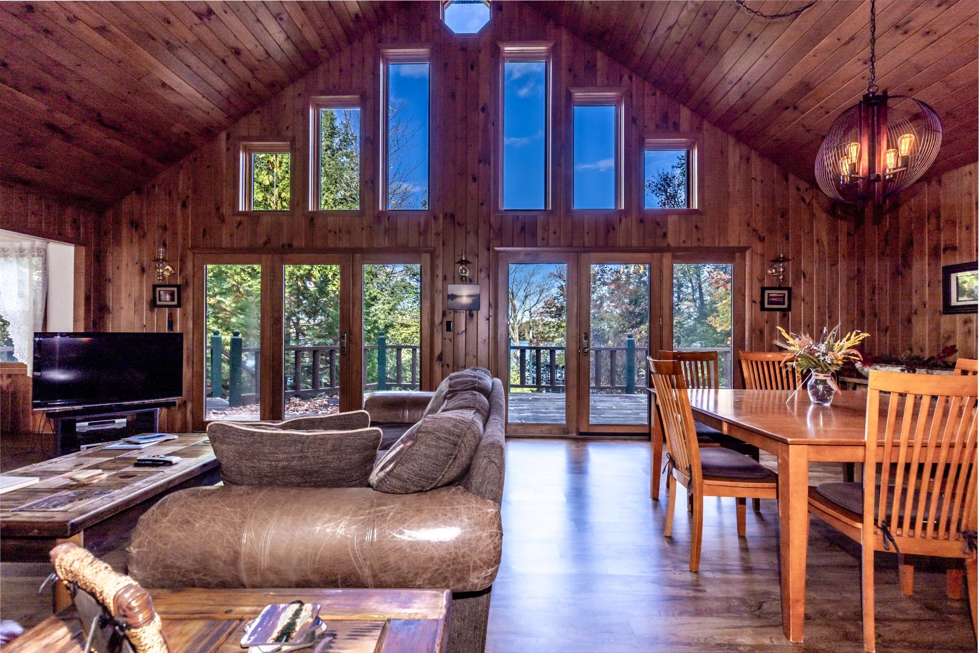3685 CENTER SUGARBUSH LN