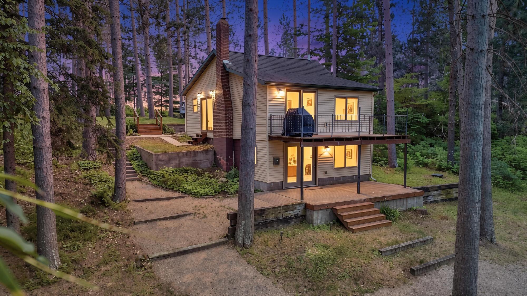 3822 RIVER RD W