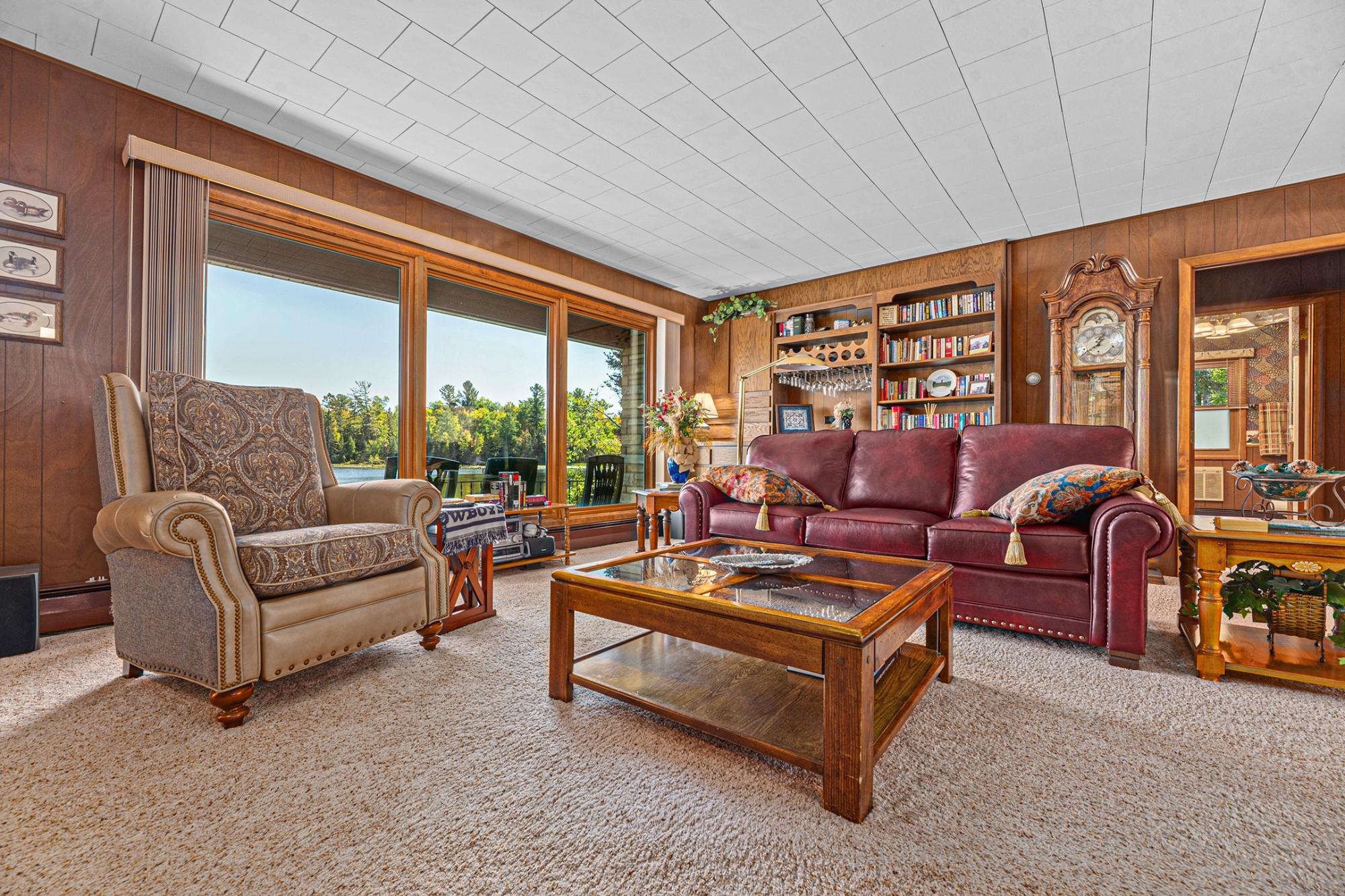 1084 VLACH RD