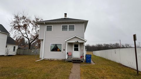 108 3RD ST W Merrill WI 54452
