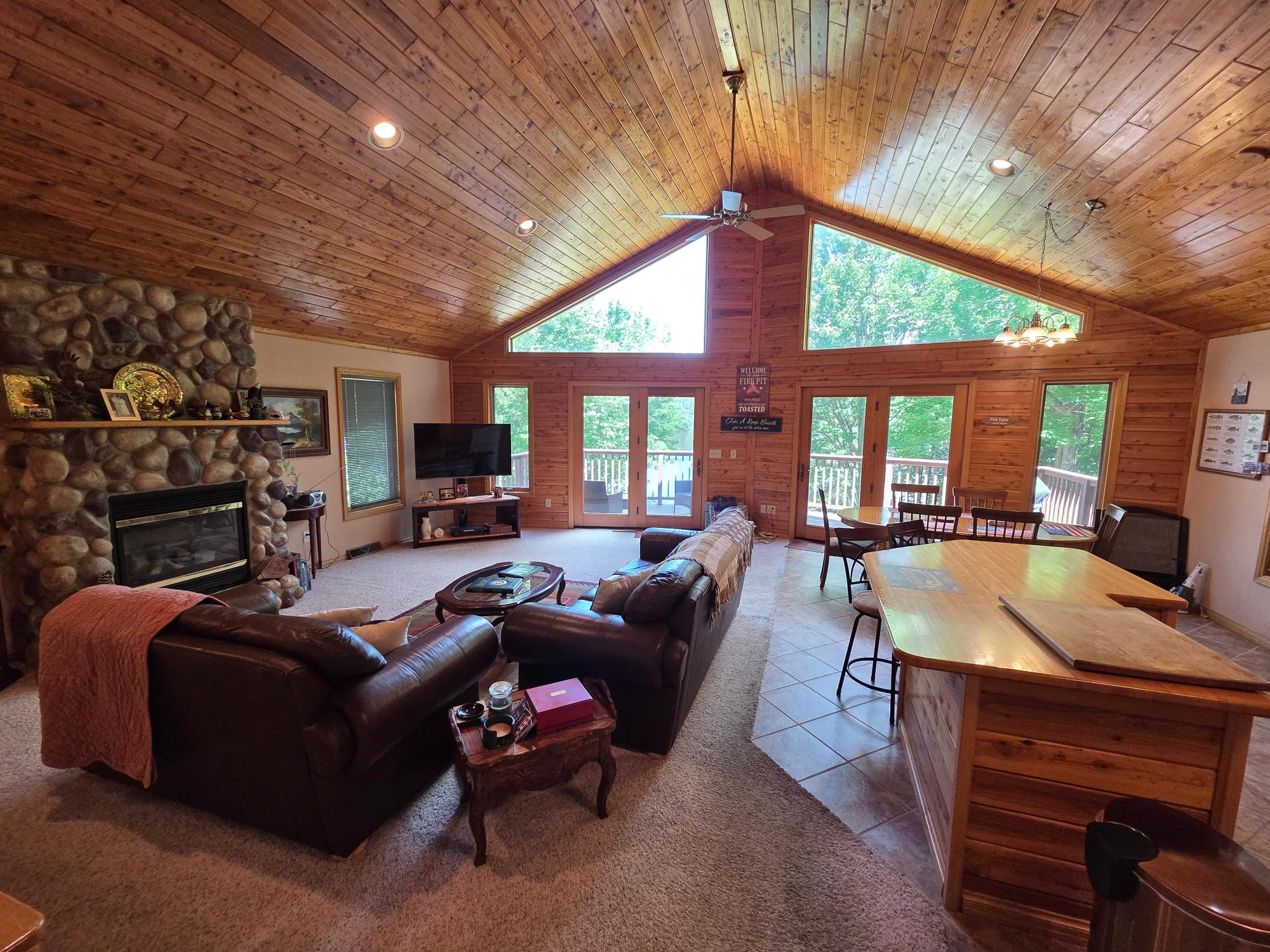 W8656 SILVER BIRCH RD