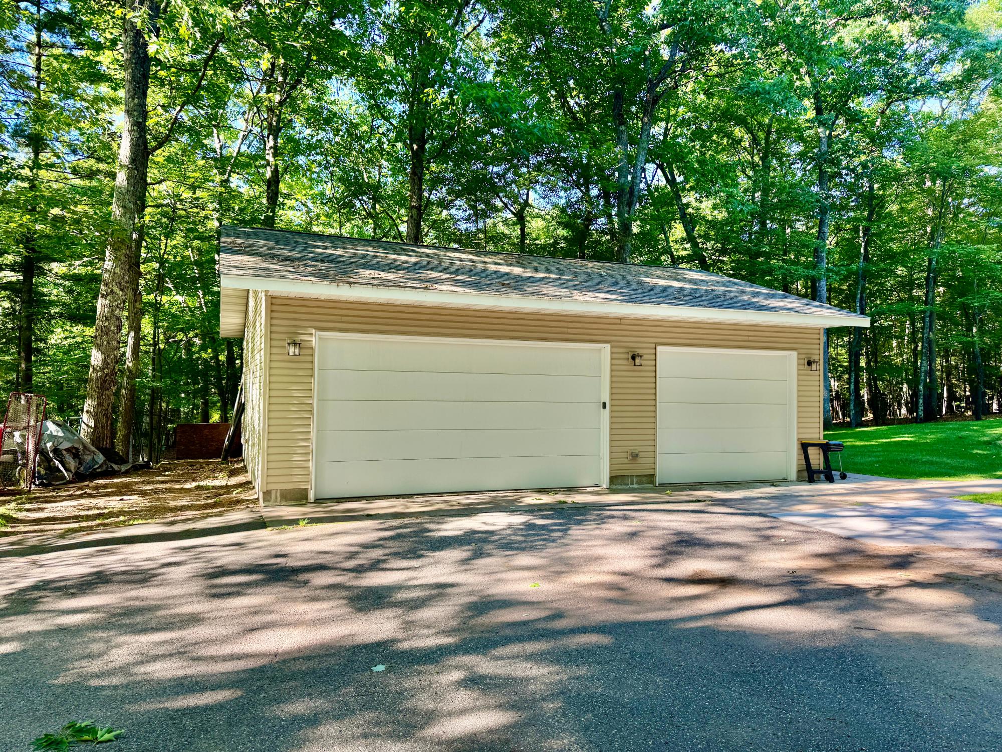3821 TECUMSEH LN