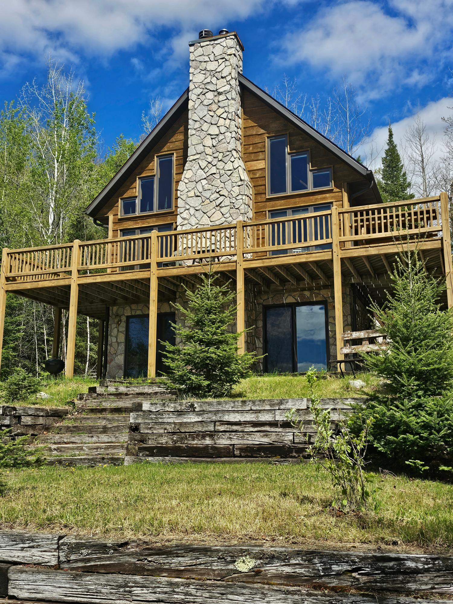 1437 RANGE LINE LAKE LN