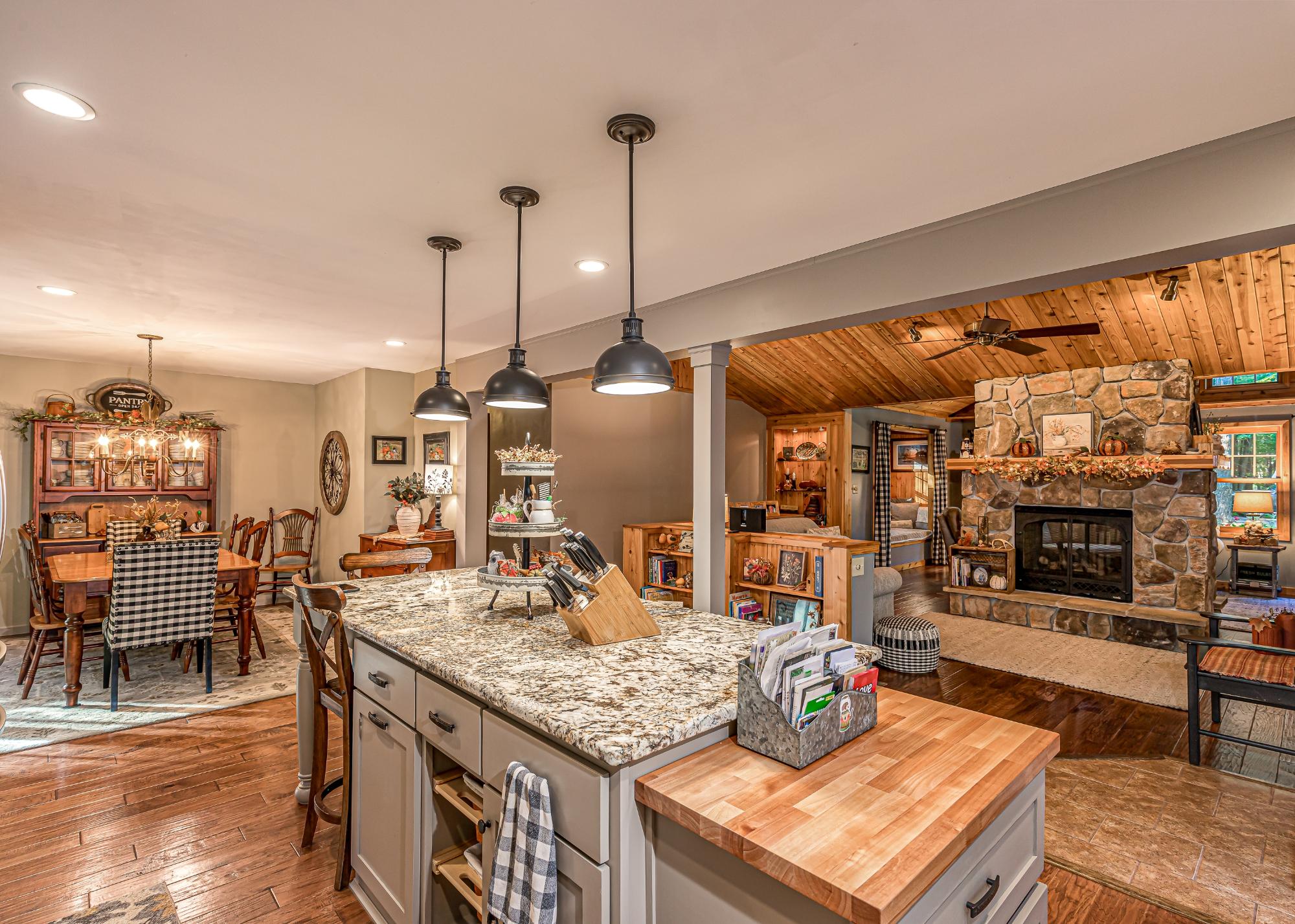 9371 CARLISLE CT