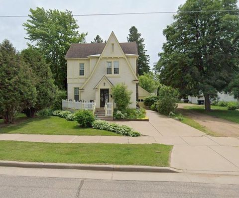 709 1ST AVE Antigo WI 