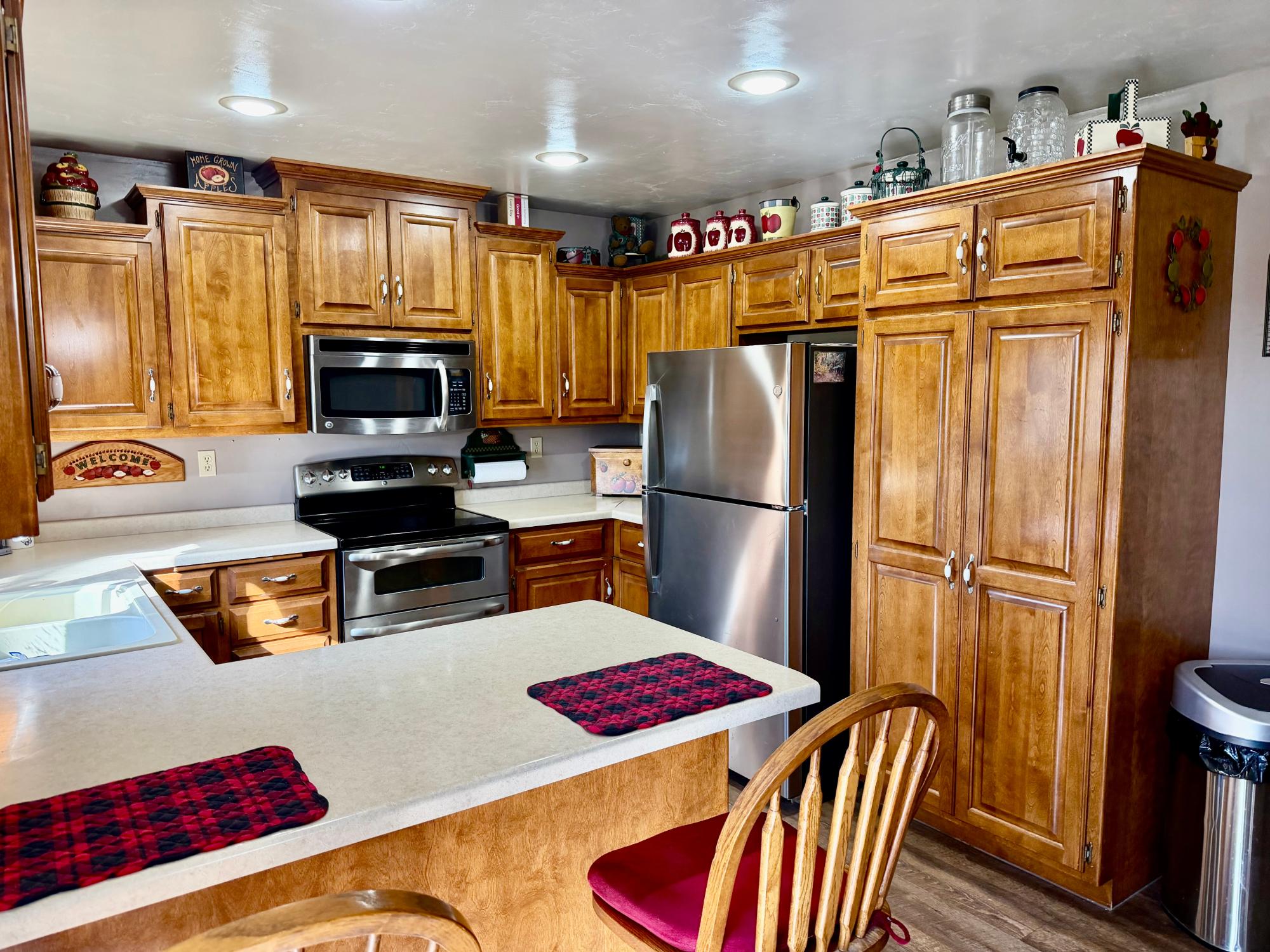 16279 CRESTVIEW DR