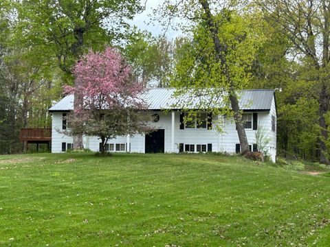 9885 AIRPORT RD Crandon WI 54520