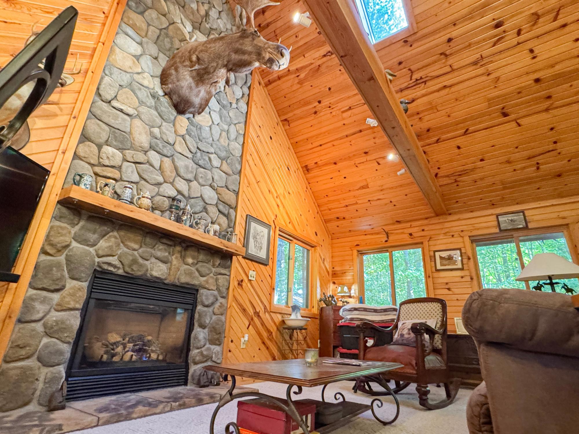 14886 REDPOLL LN