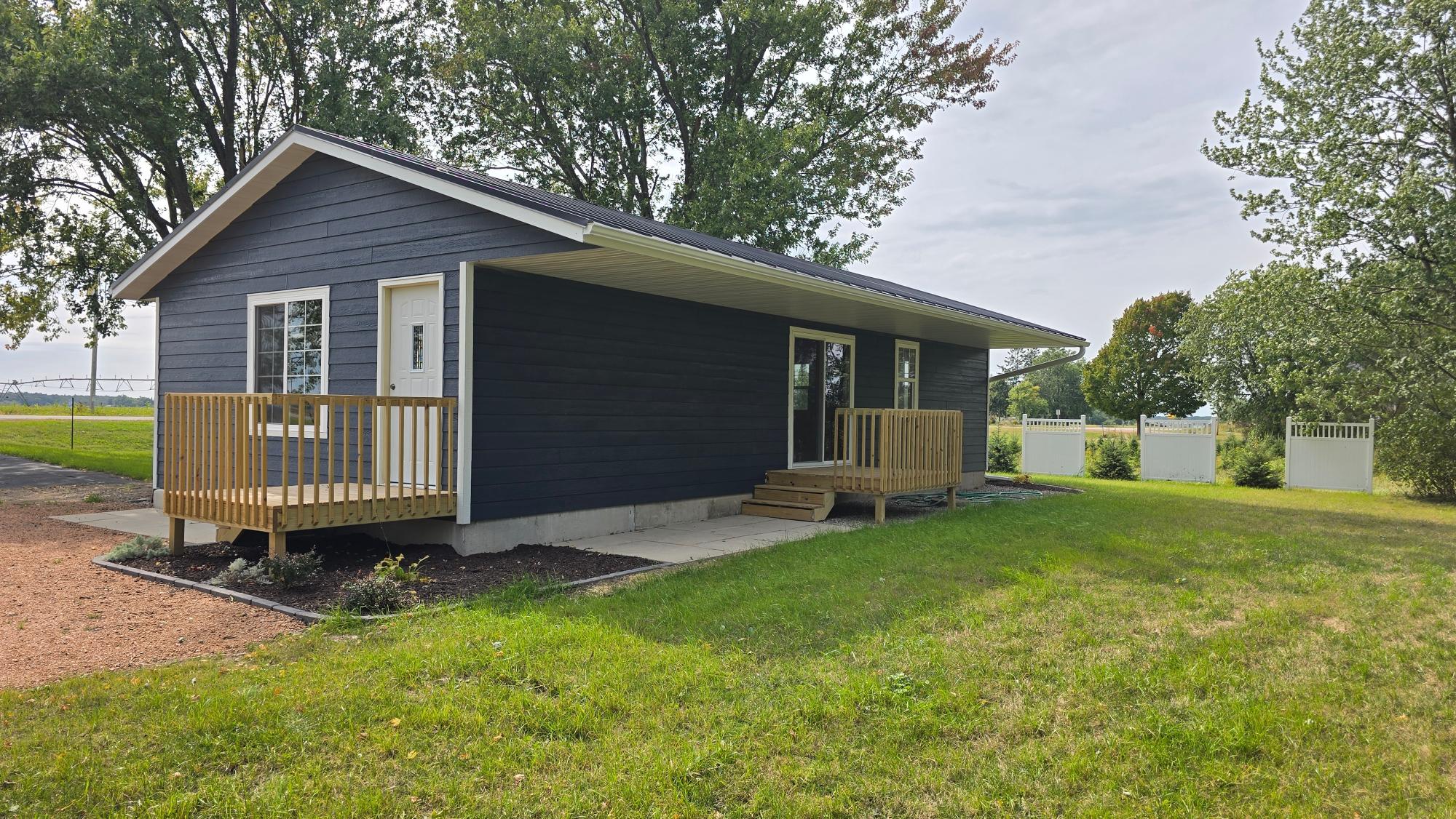 W10696 5TH AVE W
