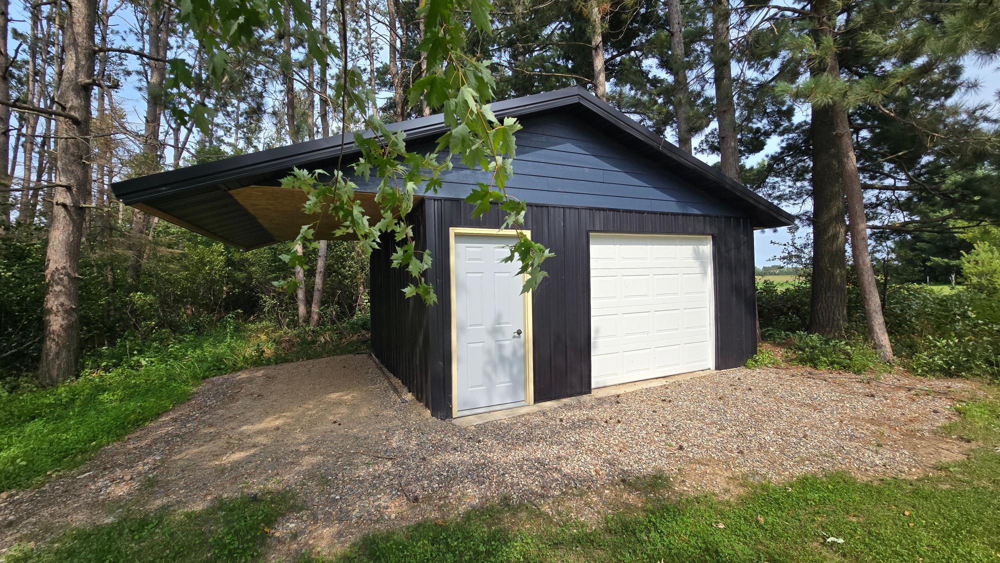 W10696 5TH AVE W