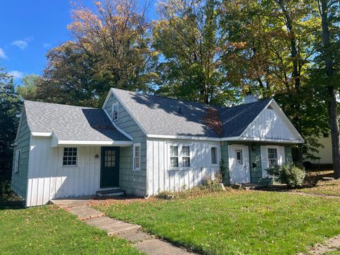 421 3RD AVE S Park Falls WI 54552