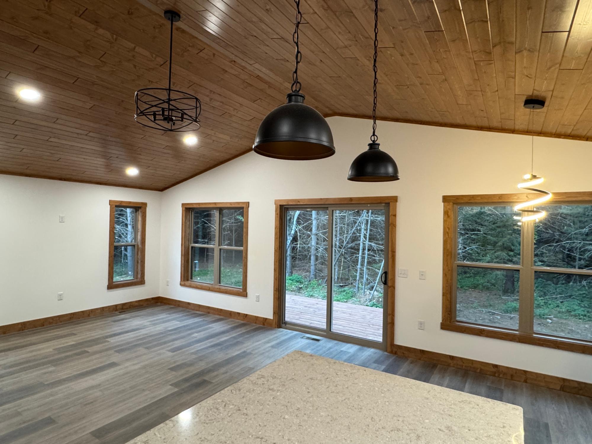 6671 CRYSTAL LAKE RD