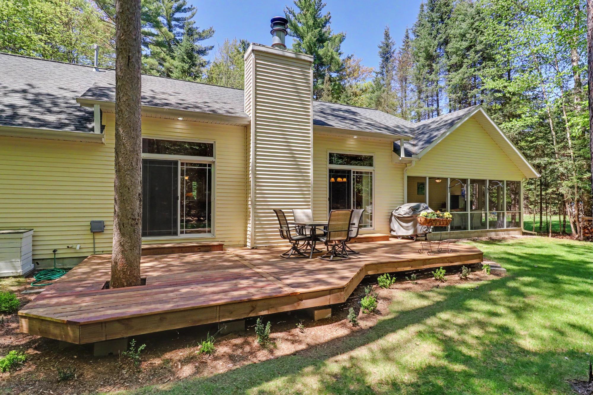 1640 FOREST DR
