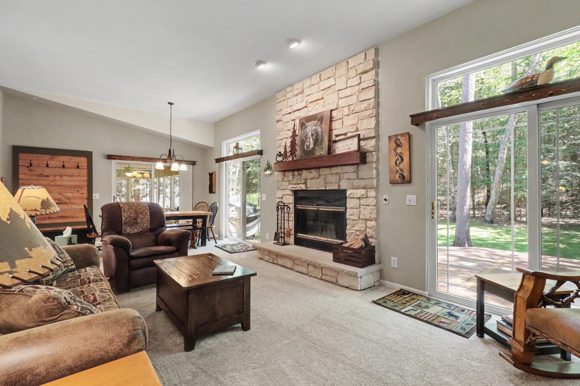 1640 FOREST DR